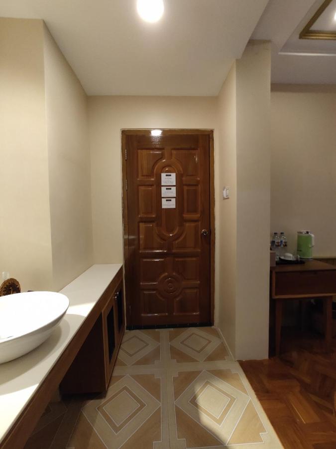 Mr. Charles Hotel Thibaw Extérieur photo